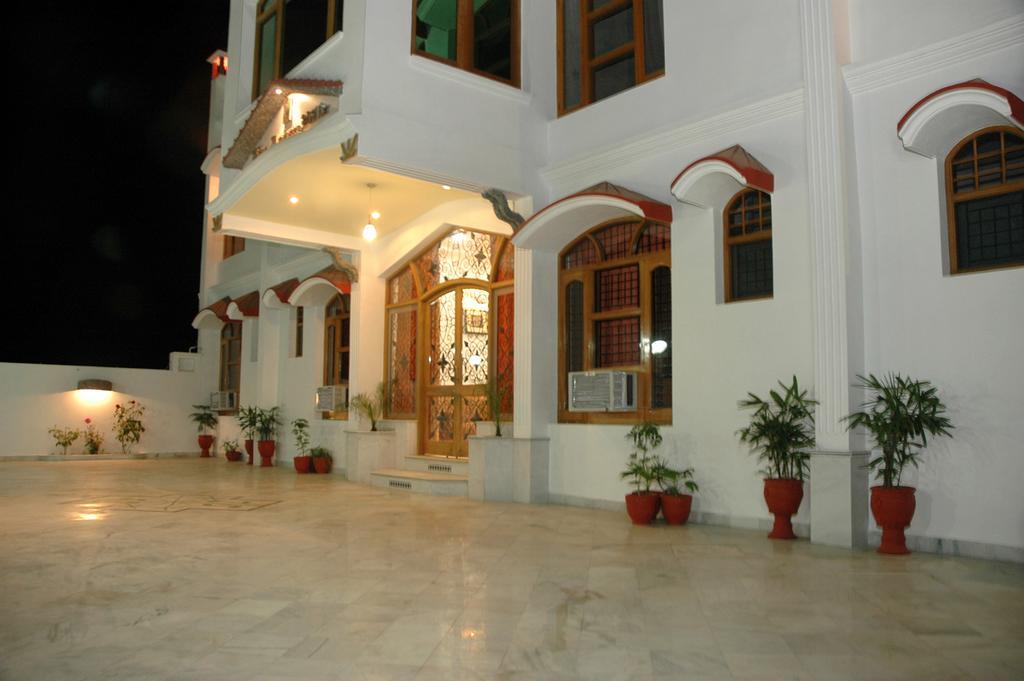 Hotel Ishan Villa Amritsar Buitenkant foto